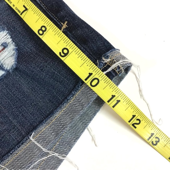 MARC BY MARC JACOBS Denim slouchy distressed shorts! - Picture 12 of 14